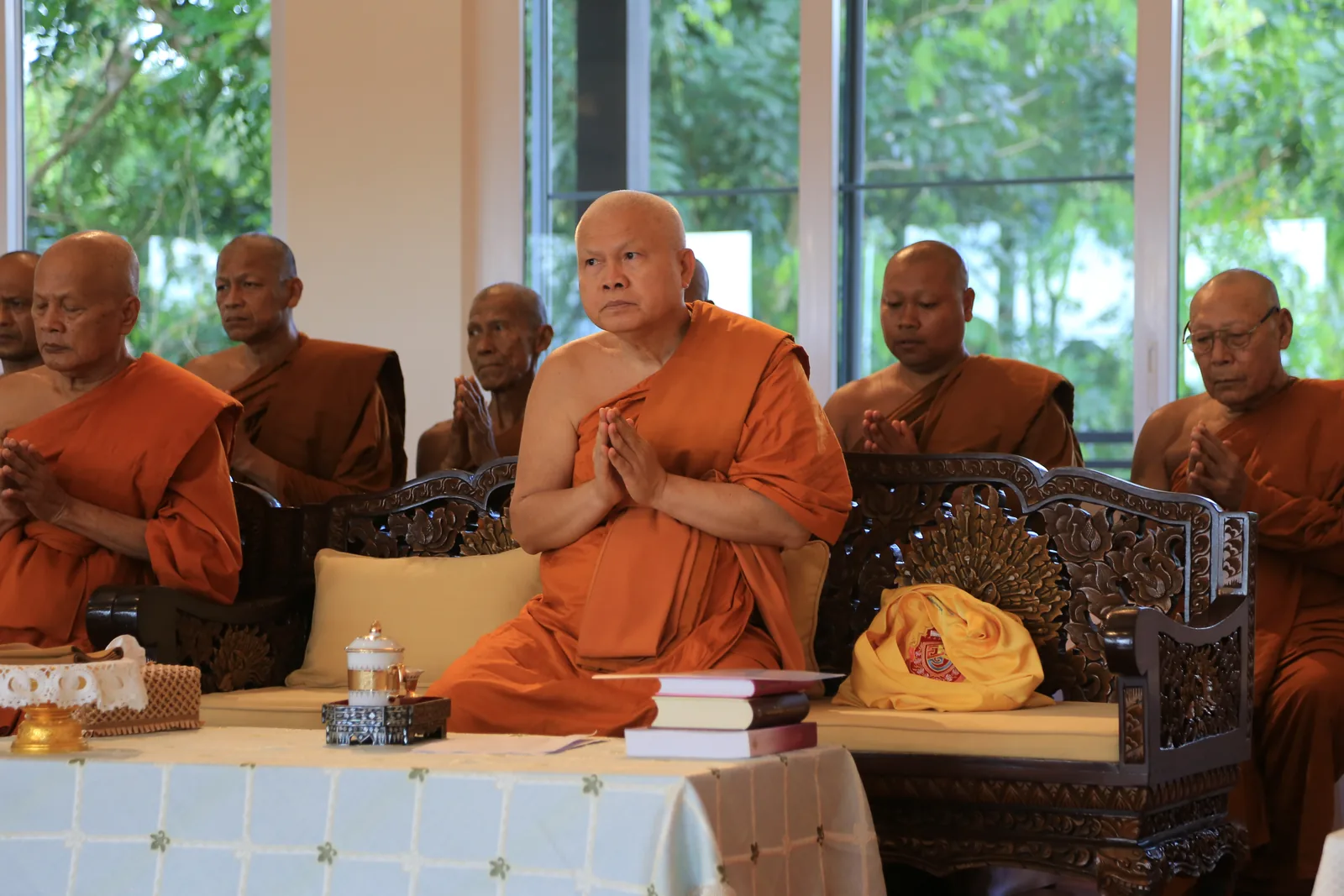 ประมวลภาพบรรยากาศ พิธีสรงน้ำท่านพระอาจารย์ในงานมุทิตาสักการะอายุวัฒนมงคล ๕๖ ปี