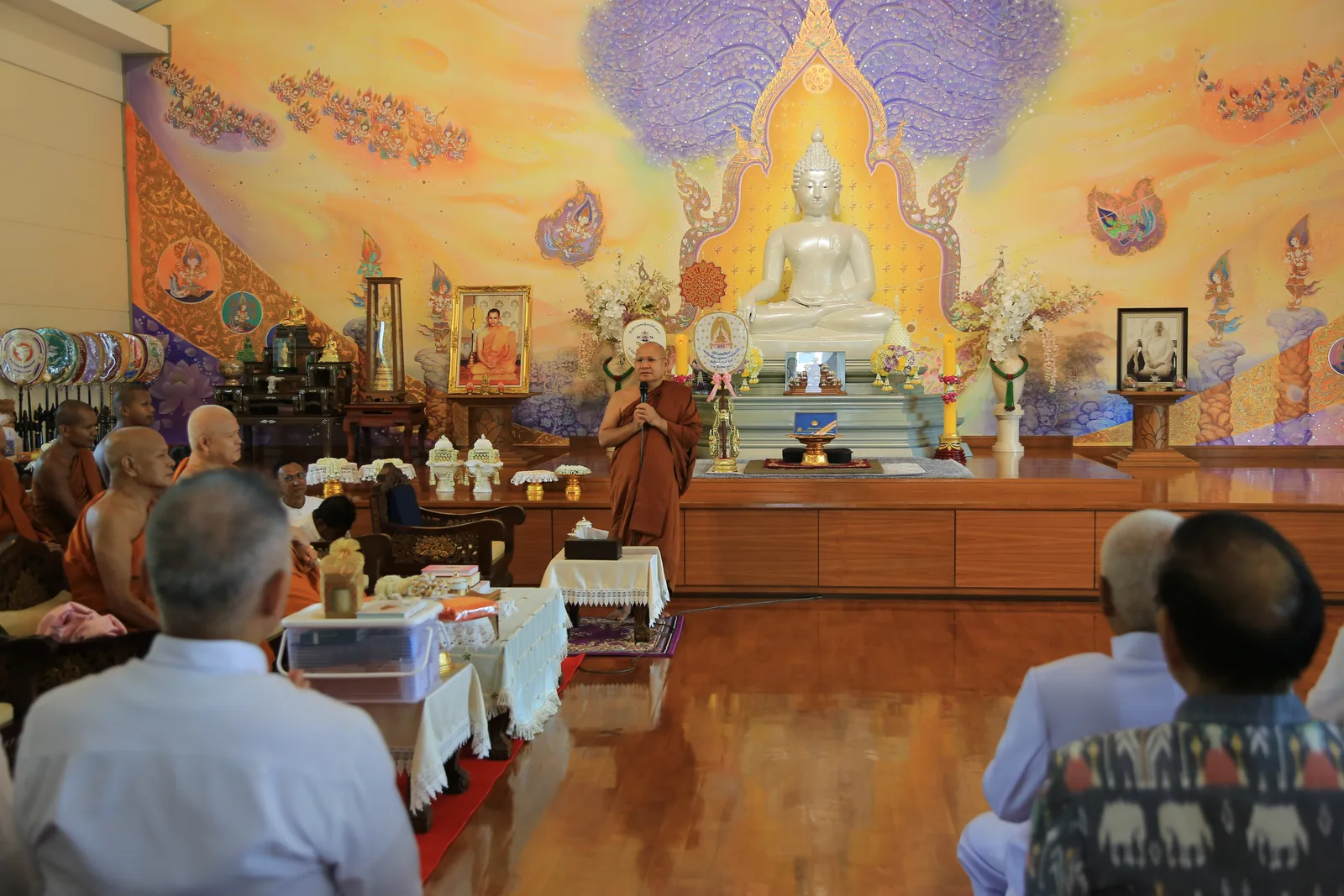 ประมวลภาพบรรยากาศ พิธีสรงน้ำท่านพระอาจารย์ในงานมุทิตาสักการะอายุวัฒนมงคล ๕๖ ปี